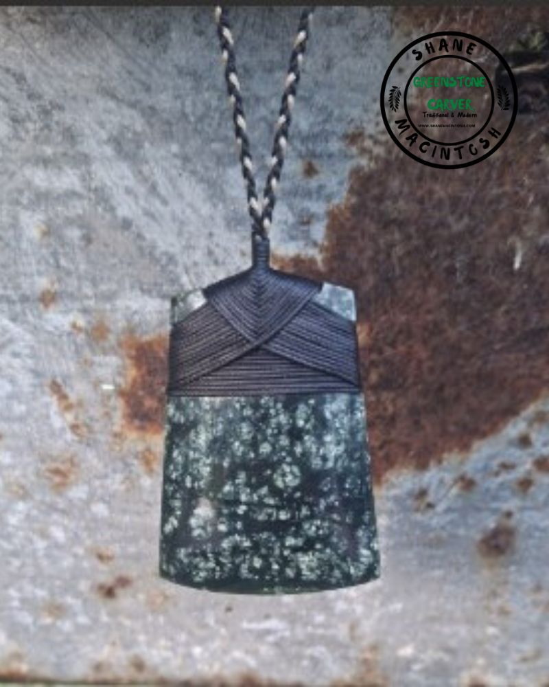 Wide Lashed Serpentine Toki