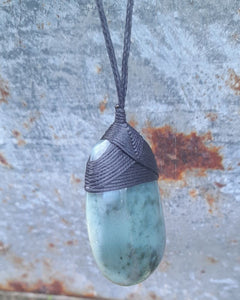 Abstract Lashed Pebble Drop