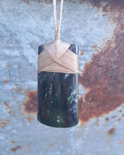 Medium Lashed Serpentine Toki