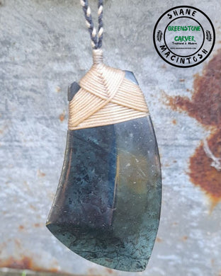 Large Serpentine Curved Pyramid Toki